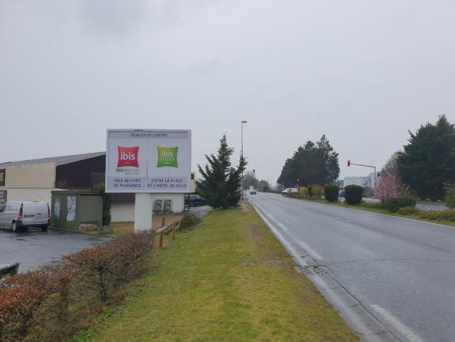 panneaux publicitaires