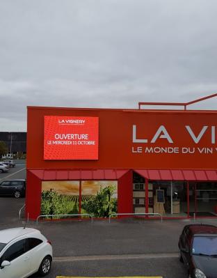 Pose d'un écran leds outdoor smd led mural P10 - 4800mm X 2880mm
